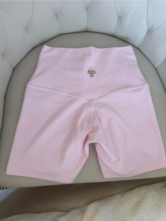 Aritzia Pants - Aritzia Biker 5” Shorts